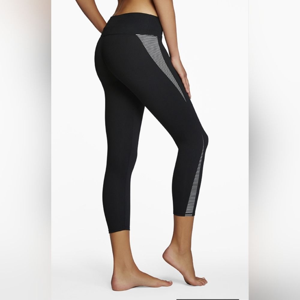 Fabletics Salar Capri womens Small